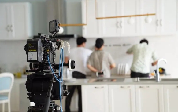 5分钟宣传片拍摄多少钱：  低配和高配价格差距有多大