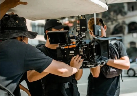 拍摄一个产品宣传片的费用详解 | 预算估算与实际费用